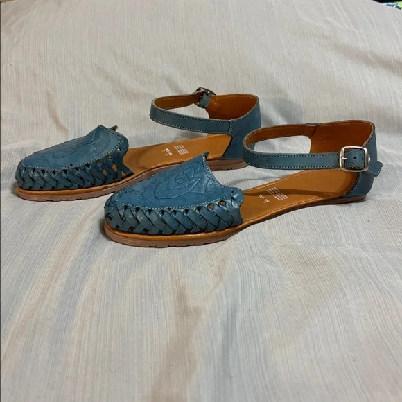 Huarache Sandal - Boho - Mexican Style - Crepe
Handmade - Picture 2 of 4